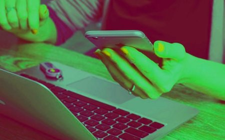 Internet Nepismenost i Fenomen Facebooka: Posljedice Površnog i Zavaravajućeg Sadržaja